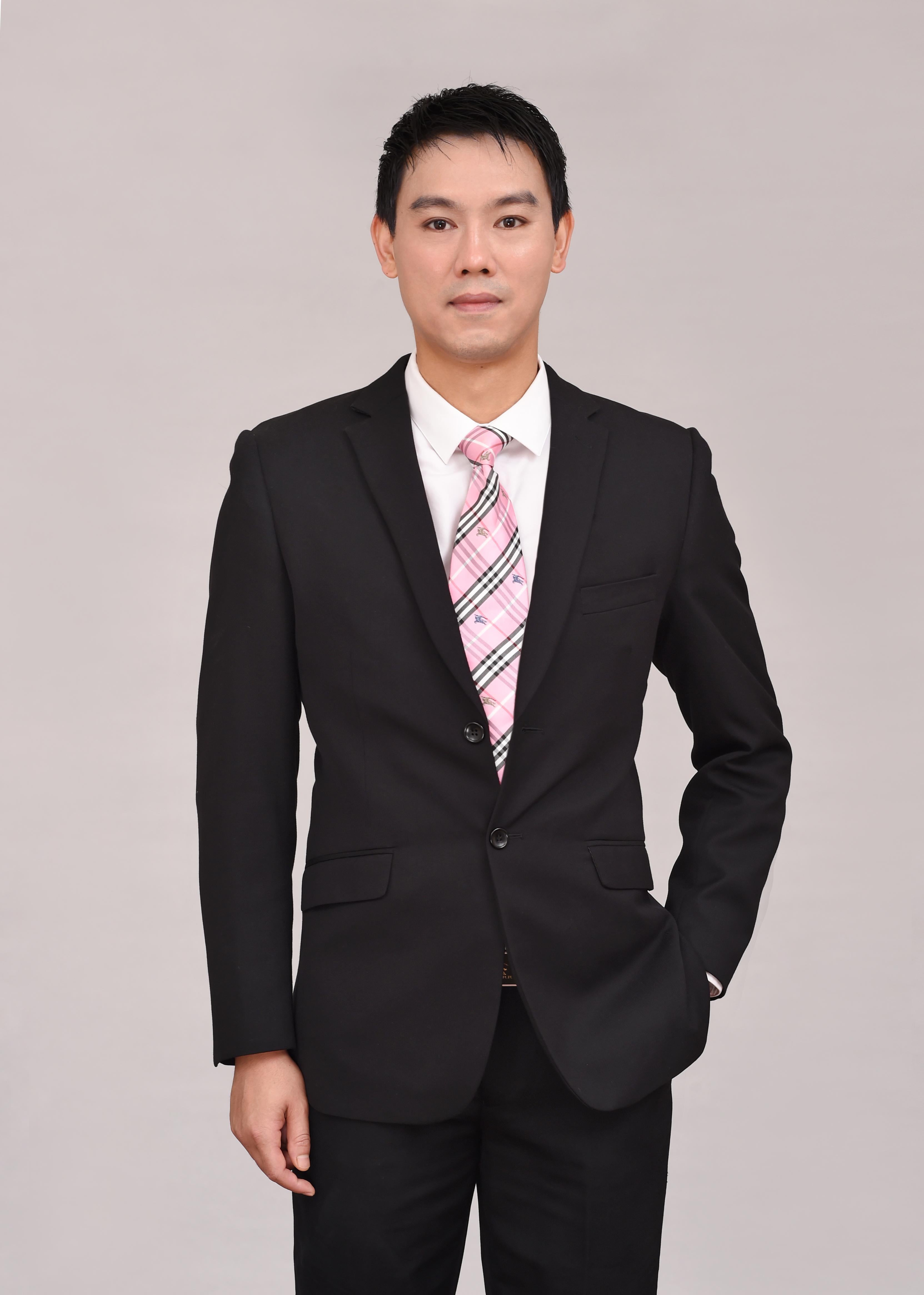 谢红琼 跟组制片负责人